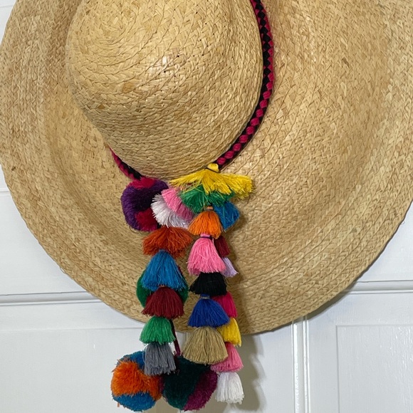 NWOT Juicy Couture Rainbow Pom Pom Raffia Beach Hat - Picture 2 of 5